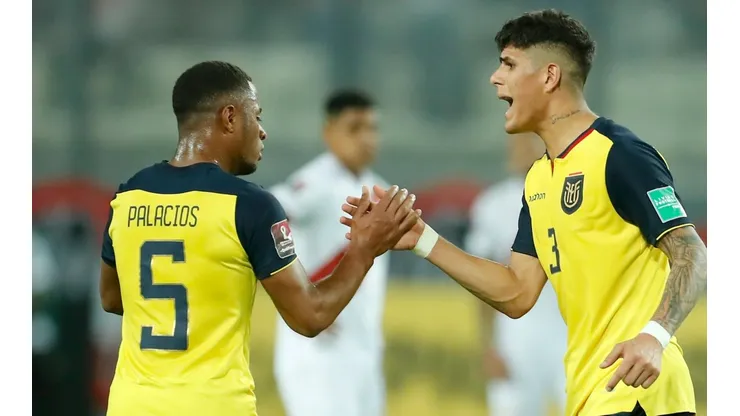 Diego Palacios y Piero Hincapié.