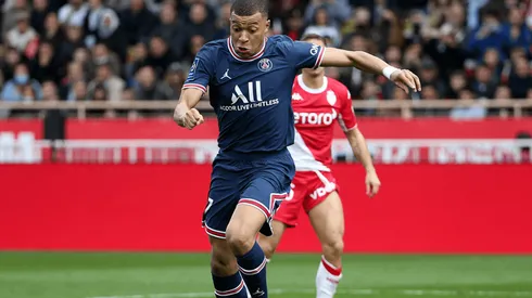 Mbappé en acción con PSG.