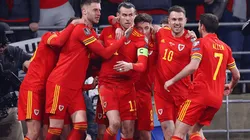 Bale en festejo con Gales.