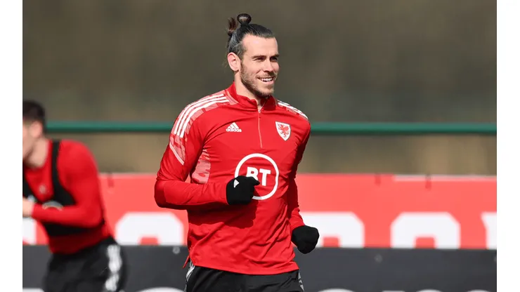 Bale en entrenamiento con Gales.