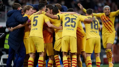 Jugadores del Barcelona celebrando en el Bernabéu.