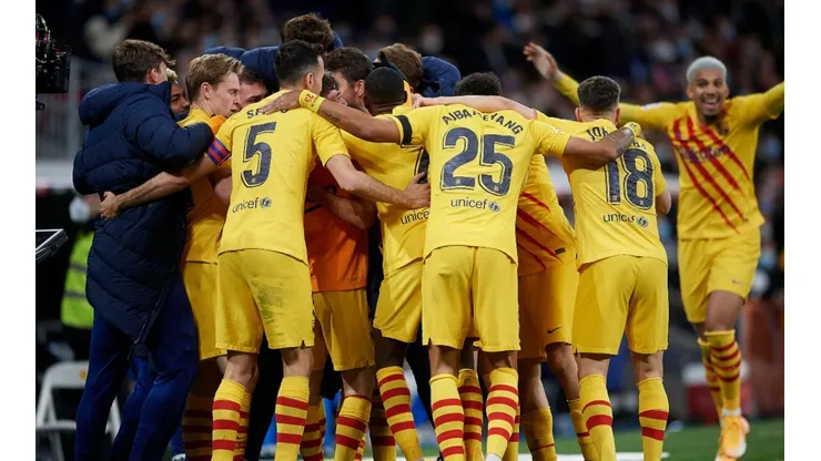 Jugadores del Barcelona celebrando en el Bernabéu.