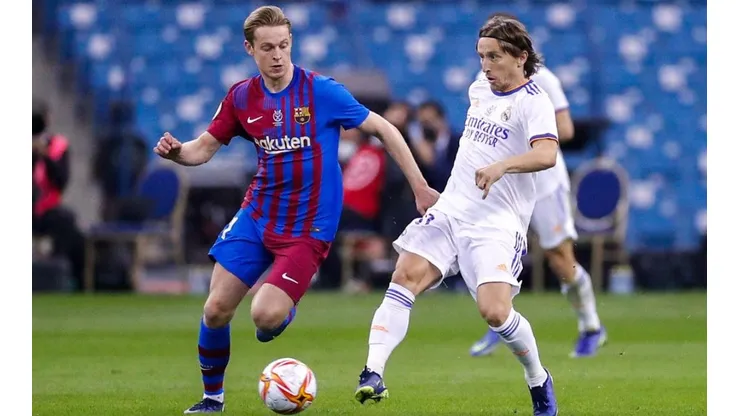 Barcelona y Real Madrid en acción de juego.