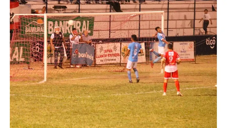 Acción de juego de Sacahispas de Guatemala.