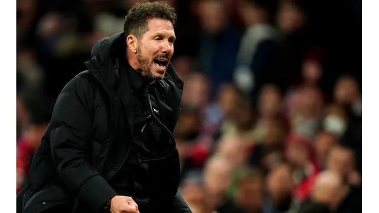 Diego Simeone celebra el triunfo ante Manchester United en Old Trafford