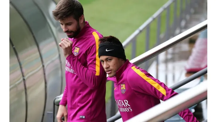 Piqué y Neymar, en un entrenamiento de Barcelona en 2016.