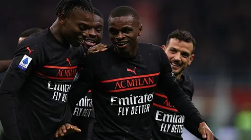 Festejo de gol de Milan.