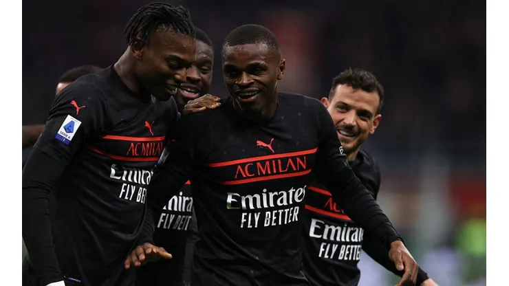 Festejo de gol de Milan.