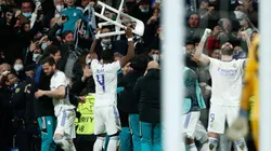 David Alaba y su icónico y viral festejo levantando la silla.