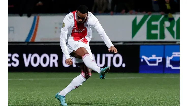 Ryan Gravenberch en el momento del gol.