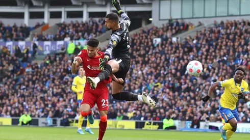 La patada de Sanchez a Luis Díaz