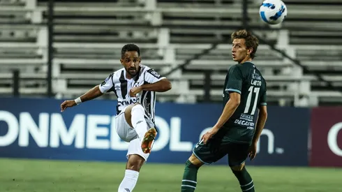 Wanderers y Cerro Largo se juegan un lugar en los grupos.