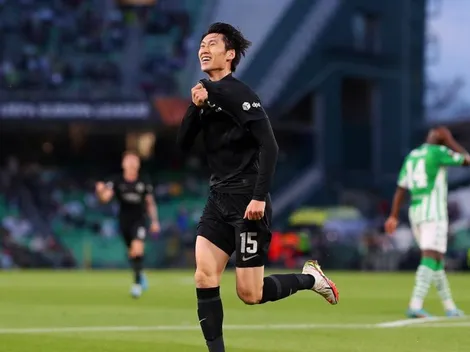 Pese a que Bravo le tapó un penal a Borré, gran triunfo de Frankfurt ante Betis