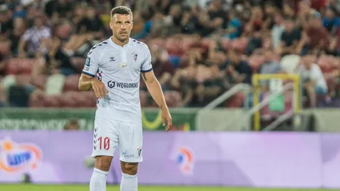 Lukas Podolski marcó un golazo en Polonia.