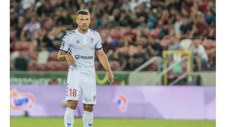 Lukas Podolski marcó un golazo en Polonia.