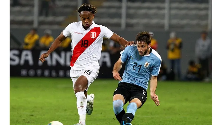 Uruguay y Perú, trascendental partido.