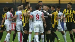 Partido caliente entre Peñarol y Nacional.
