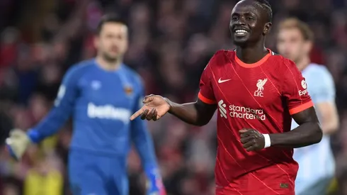 Liverpool volvió a ganar y se mantiene a tres puntos del City