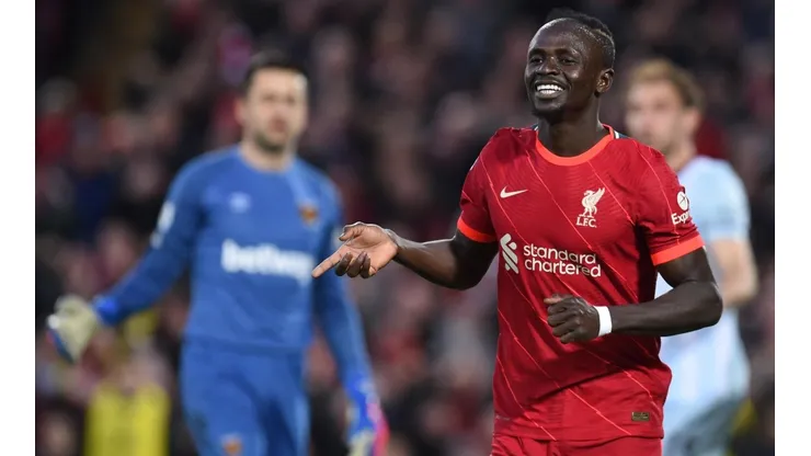 Liverpool volvió a ganar y se mantiene a tres puntos del City