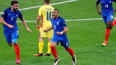 Payet en acción de juego con Francia.