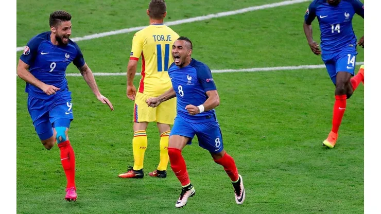 Payet en acción de juego con Francia.