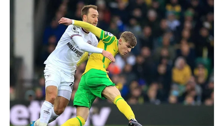 Acción de juego de Eriksen con Williams.
