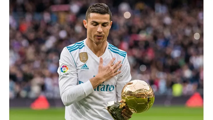 Cristiano Ronaldo con su último Balón de Oro