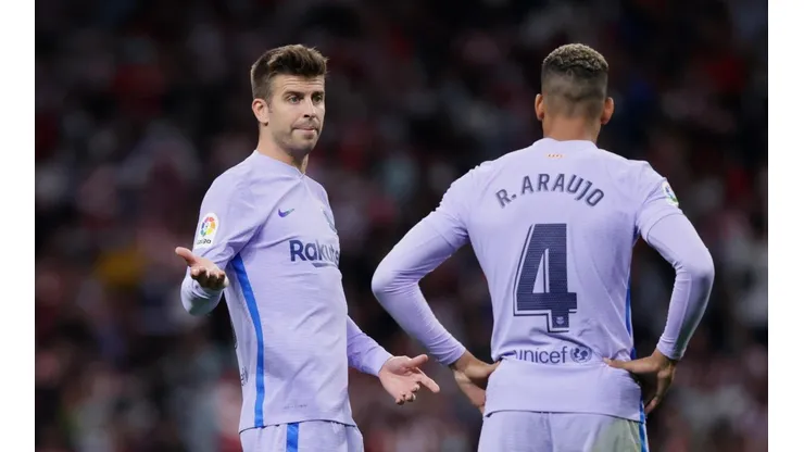 Gerard Piqué y Ronald Araújo.