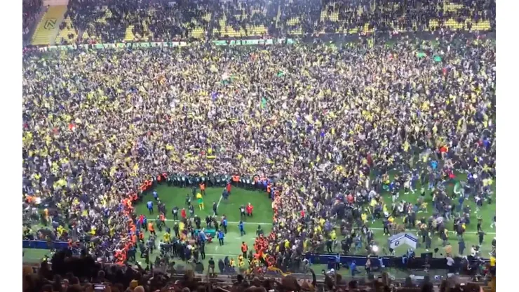 Los hinchas de Nantes celebraron con fuerza la clasificación a la final.
