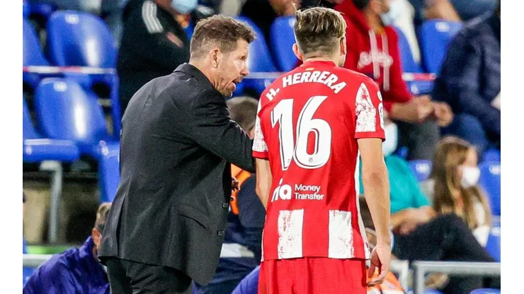 Héctor Herrera con Simeone.