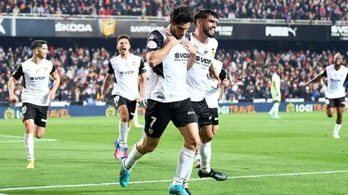 Festejo de gol de Valencia.