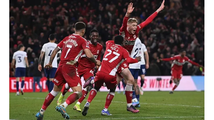 Festejo de gol de Boro.