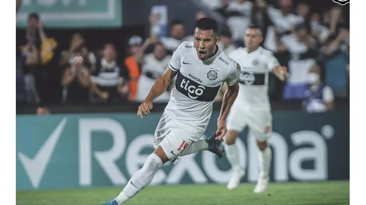 Fernando Cardozo, autor de un golazo para Olimpia.