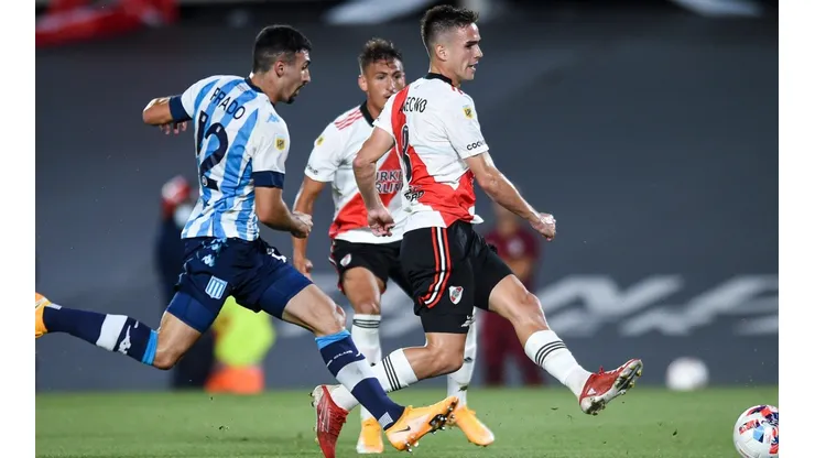 Agustín Palavecino define y convierte en el último River vs. Racing (Foto: Getty).