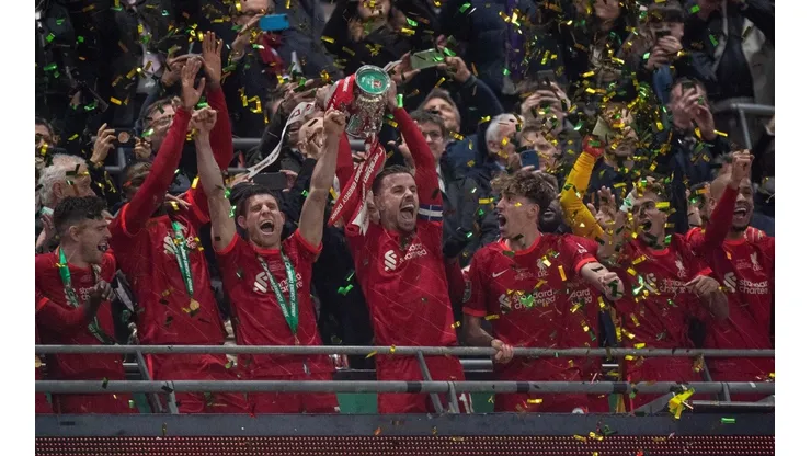 Liverpool alza su novena Copa de la Liga