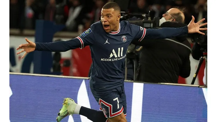 Kylian Mbappé en festejo de gol.