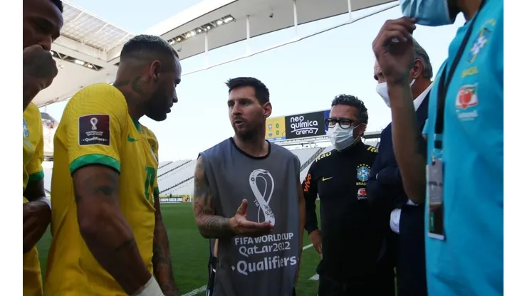 Brasil-Argentina podría jugarse en Uruguay.