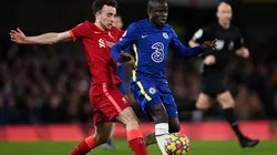 Liverpool y Chelsea en acción.