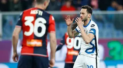 Inter en acción con Genoa.