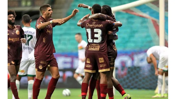 Un explosivo estalló en su bus y aún así ganaron el partido