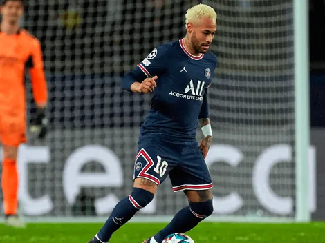 Para un fan, lo mejor: las botas de Batman que ahora lucirá Neymar