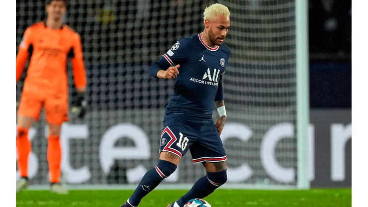 Neymar en acción con PSG.