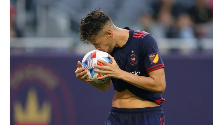 Gastón Giménez anotó un golazo para Chicago Fire.