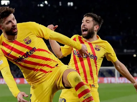 VIDEO | Piqué se vistió de delantero con un golazo ante Napoli