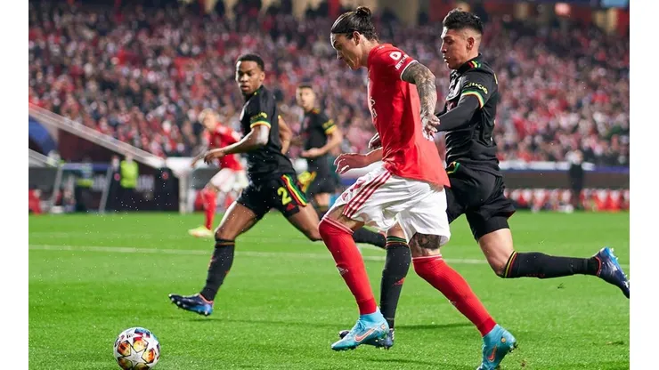 Darwin Núñez, uruguayo de Benfica y Edson Álvarez, mexicano de Ajax.