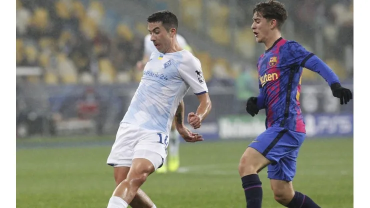 Carlos de Pena, en un partido del Dinamo Kiev ante Barcelona por Champions League.