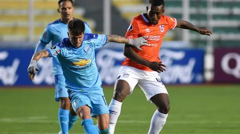 Acción de juego de Bolívar vs U. Católica, de Ecuador.