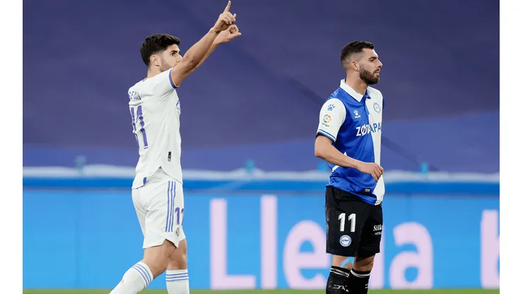 Festejo de gol de Asensio.