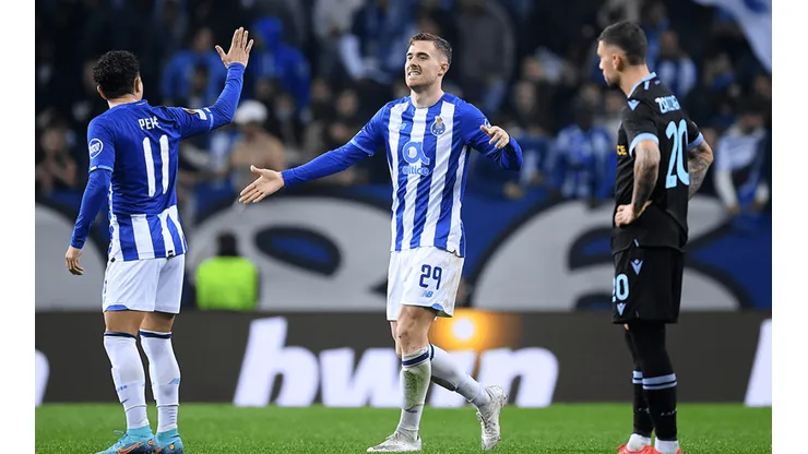 Festejo de gol de Toni Martínez.