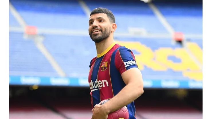 Sergio Agüero y la historia de su camiseta de Olimpia.